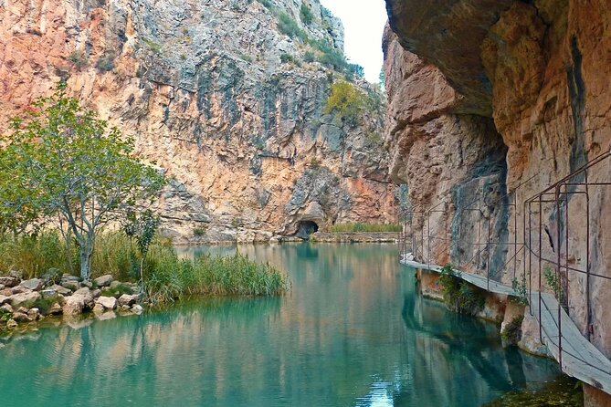 The suspension bridges of Chulilla from Alicante - Discovering Ana and Its Moorish Revival Palace