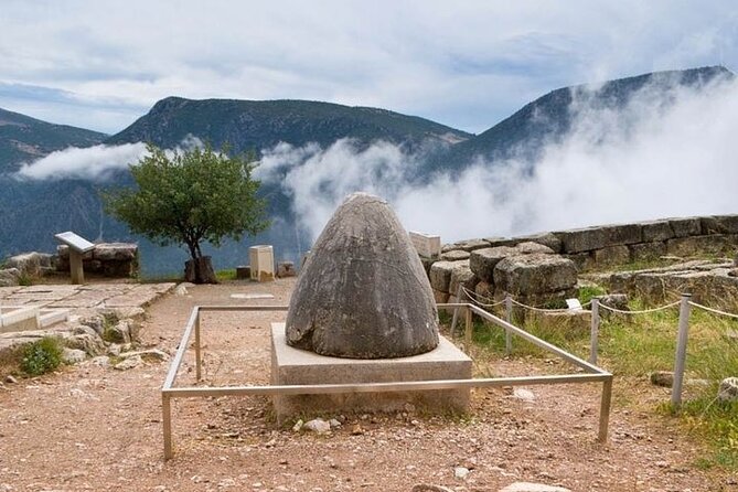 Thermopylae The battle of the 300 Spartans & Delphi Day Tour - Discover the Thermopylae Museum and Its Historic Exhibits