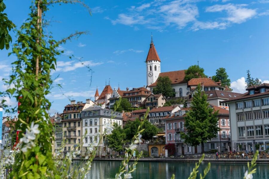 Thun: Express Walk with a Local in 60 minutes - Starting at Thun’s Tourism Office for a Local Perspective