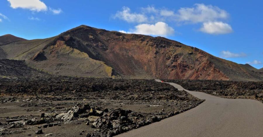 Timanfaya And El Golfo For Cruise Passengers (Mornings) - El Golfo and the Green Lagoon’s Coastal Charm