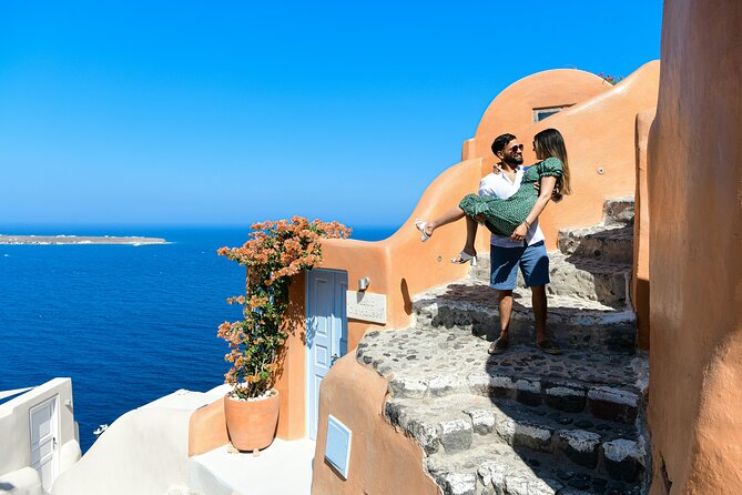 Timeless Memories: Your Exclusive Santorini Photo Session - Exploring Santorinis Iconic Streets with Your Photographer