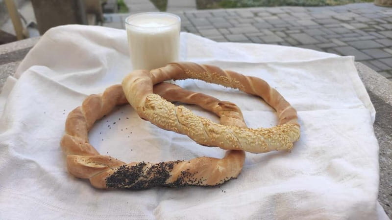 Timioara: Street Food Tour with Local Guide - The Tour Begins at Victory Square and Its Iconic Buildings