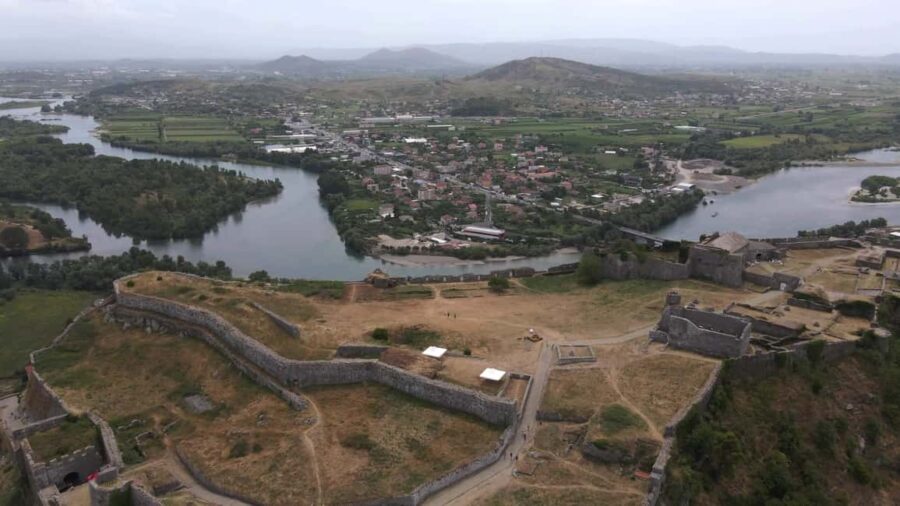 Tirana: Shkodra, Rozafa Castle, and Lake Shkodra Day Trip - Exploring Rozafa Castle and Its Legendary Tales