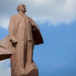 Tiraspol: City Highlights Walking Tour with Local Guide - Starting at the Suvorov Monument: The Gateway to Tiraspol’s History