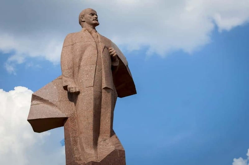 Tiraspol: City Highlights Walking Tour with Local Guide - Starting at the Suvorov Monument: The Gateway to Tiraspol’s History