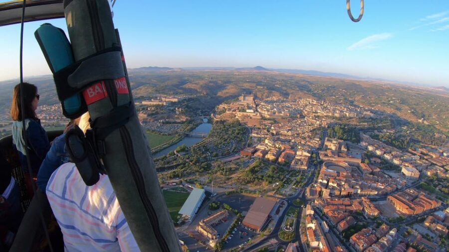 Toledo: Hot Air Balloon Ride with Spanish Breakfast - Meeting Point at Toledo Fairgrounds and Transportation