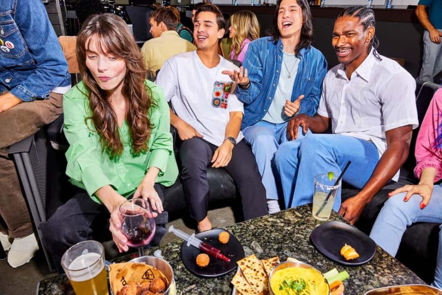 Topgolf Vienna: Gameplay - 1 Bay - The Experience of Playing in a Covered, Heated Bay