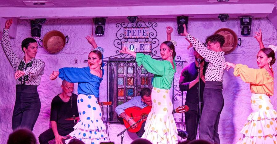 Torremolinos: Flamenco Show with Drinks - Enjoy a Complimentary Drink upon Arrival