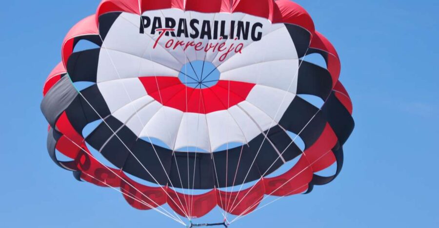 Torrevieja: parasailing experience - Meeting Point at Reial Club Nàutic de Torrevieja