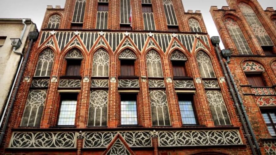 Torun Copernicus Trail and Old Town Private Walking Tour - Exploring Torun’s Medieval Streets and Iconic Landmarks