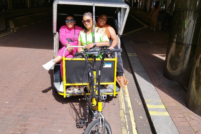 Touching Distance LONDON Rickshaw/Pedicab Private Tour - Starting Point at The Mall with Convenient Pickup