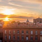 Toulouse and its monuments - guided walking tour in Spanish - Starting Point at the Tourist Office and the Significance of the Location