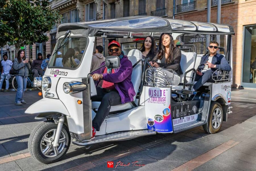 Toulouse: Electric Tuk-Tuk Tour with Photo Stops and Audio - Photo Stops at Toulouse’s Most Photogenic Spots