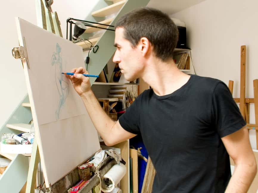 Toulouse: get drawn by an artist - Starting Point at the Art Studio in Toulouse