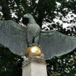 Tour en español al Campo Zeppelin - Starting Point in Nuremberg’s Main Square