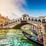 Tour Enchanting Venice Majestic City Walk and Gondola Ride - Visiting the Rialto Bridge and the Grand Canal