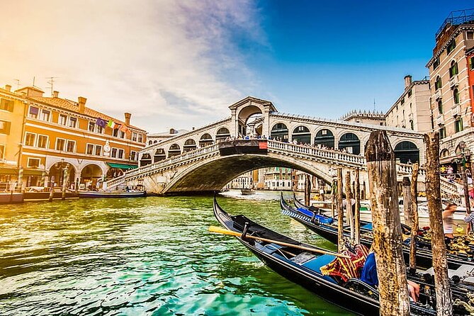 Tour Enchanting Venice Majestic City Walk and Gondola Ride - Visiting the Rialto Bridge and the Grand Canal