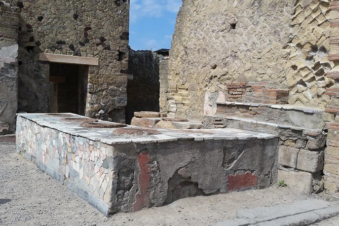 Tour in the ruins of Herculaneum with an archaeologist - Exploring the Ruins of Herculaneum: An Overview
