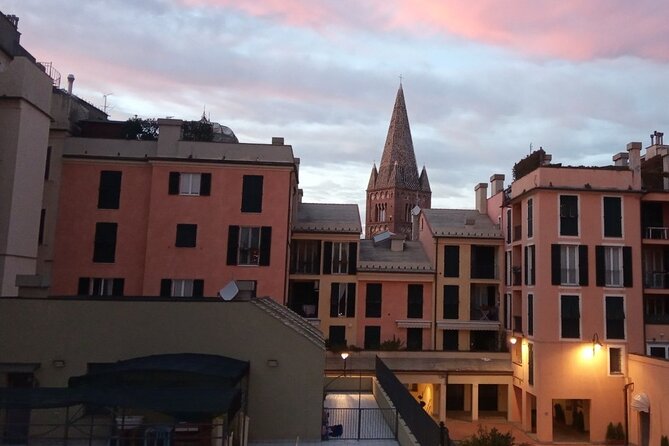 Tour of Genoa historic center and wine tasting with dinner - Shopping and Trade in the Heart of the Old Town