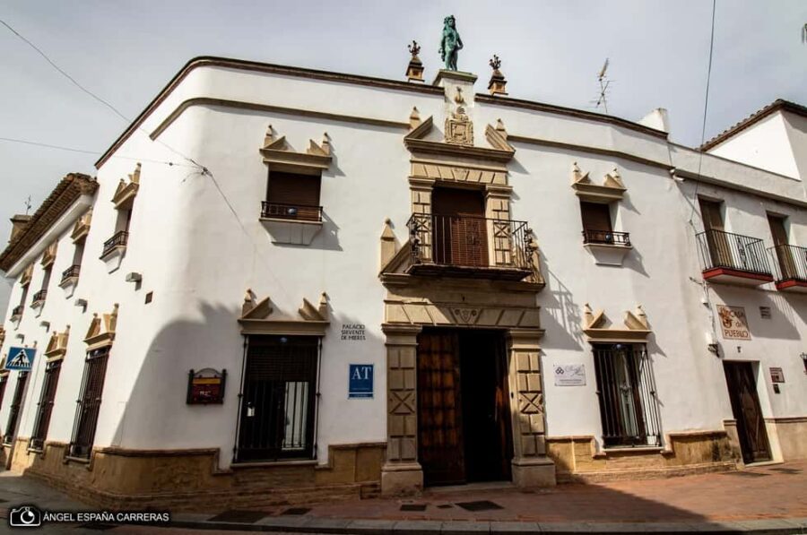 Tour of historic Andújar and its monuments - Visiting the Church of Santa María in Andújar