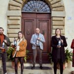 Tour through the vineyards and wine and olive oil tasting in Tuscany - Guided Tour: Knowledgeable and Entertaining Guides