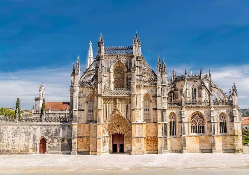 Tour to Fátima, Nazaré and Óbidos - LUXURY SEDAN - Discover the Sacred: Sanctuary of Fátima and Valinhos