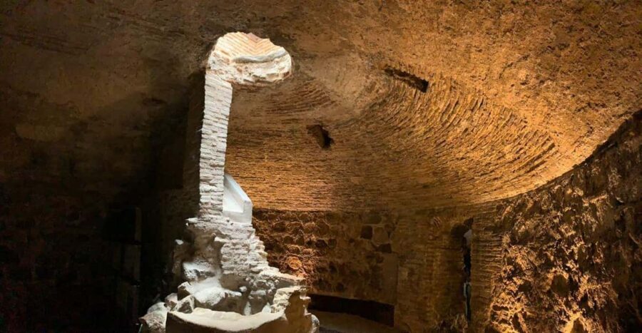 Tour Toledo Subterráneo: Descubre la Historia Oculta - The Route: From the Old Town to the Roman Baths