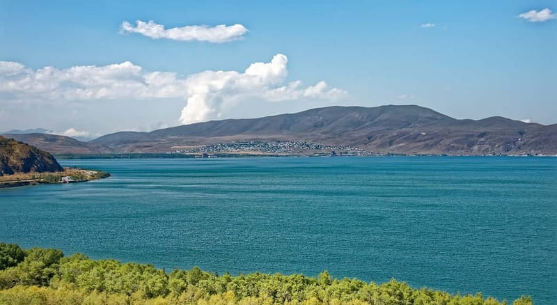 Tour Transfer to/from Tbilisi with Lake Sevan & Wine tasting - Lake Parz: Nature’s Mirror