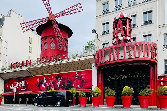 Tourist outing at the Moulin Rouge - The Experience Provider: MAGIC PARIS VTC