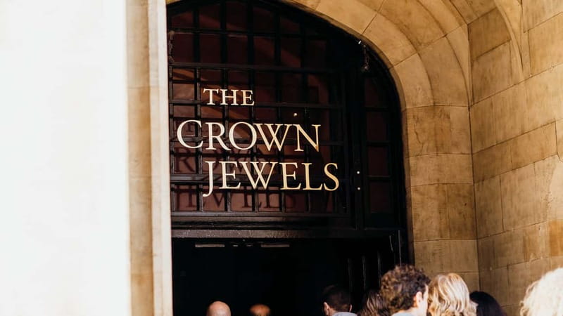 Tower of London Tour with Crown Jewels, plus River Cruise - Inside the Tower of London with a Knowledgeable Guide