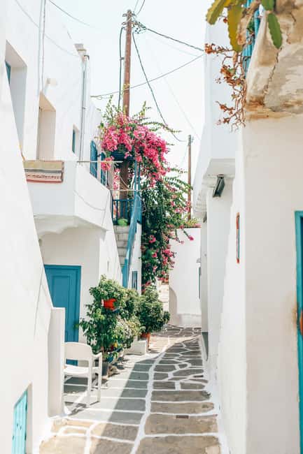 Tradiotional food and drinks with a Mykonian girl - Exploring Mykonos’ Top Sights: Little Venice and the Windmills