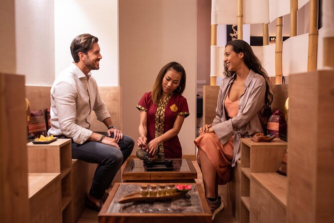 Traditional Thai Massage 60 min at THAI MASSAGE ALURA - Convenient Location at Carrer de Joan Güell in Les Corts