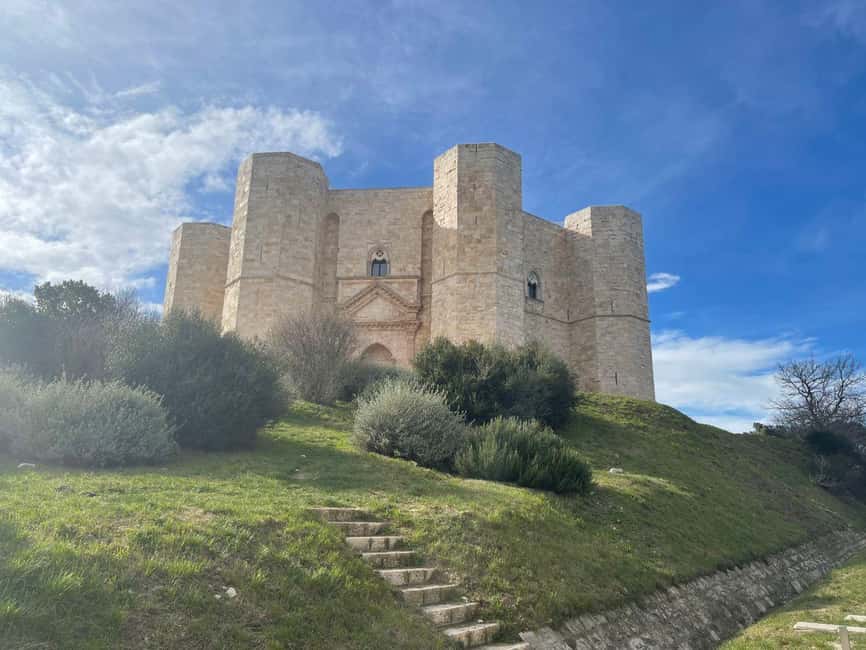 TRANI AND CASTEL DEL MONTE: guided visits and transfer from Matera - Exploring the Streets of Trani’s Historic Center