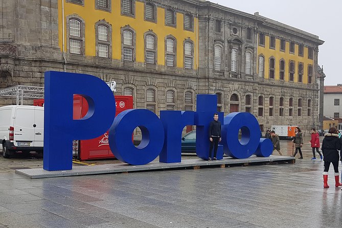 Transfer from Lisbon to Porto - Pickup and Drop-off in Lisbon and Porto