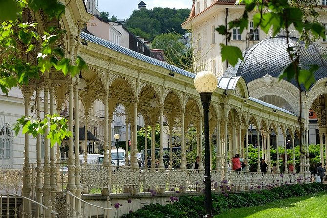 Transfer from Prague to Karlovy Vary: Private daytrip with 2h for sightseeing - Journey Starts with Personalized Pickup in Prague