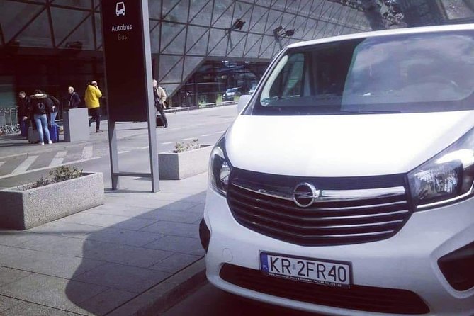 Transfer Krakow Balice Airport - Krakow City - Detailed Look at the Pickup and Drop-off Process