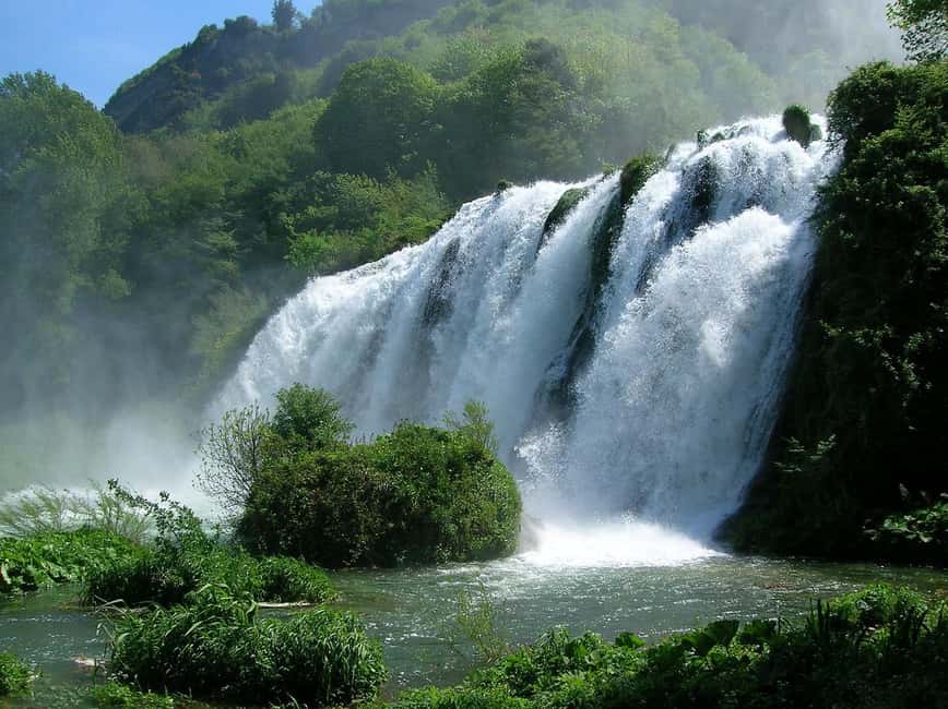 Transfert Assisi to Marmore Waterfalls or Rasiglia - The Location and Significance of Marmore Waterfalls