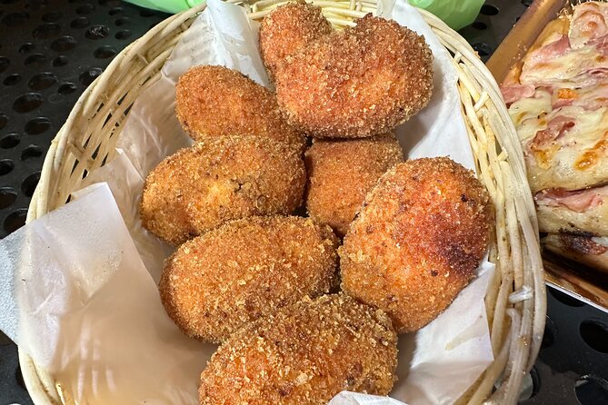 Trastevere Guided Walking Street Food Tour in Rome - Exploring Trastevere’s Atmosphere and History