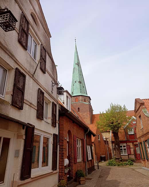 Travemünde city tour - Visiting the Historic Travemünde Lighthouse