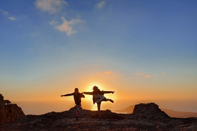 Trekking in the Volcanoes Natural Park in a small group - The Guide’s Expertise and Personal Touch