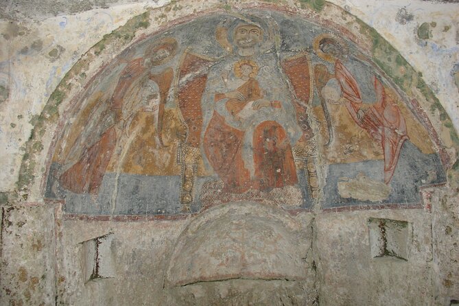 Trekking towards Torrente Gravina and Rupestrian Churches of the Murgia - Discovering the Regional Park of Matera’s Rupestrian Churches