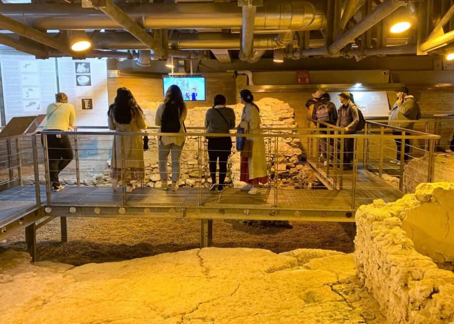 Trevi Fountain Tour: Mythology, Ruins & 2,000-Year Aqueduct - Starting Point and Meeting Arrangements