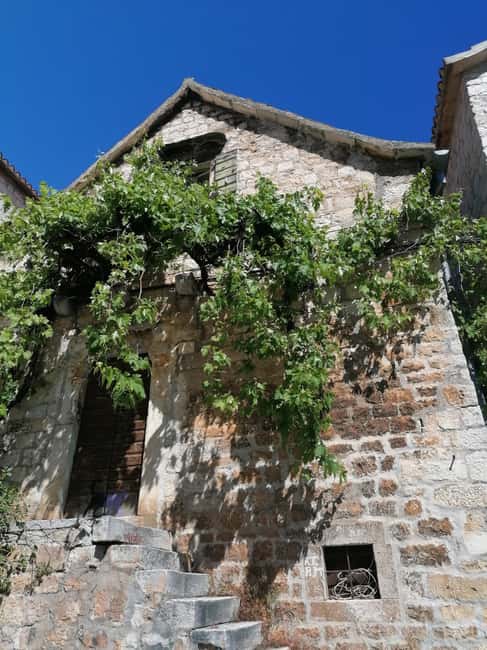 Trogir; Private walking tour of higlights of Trogir - Starting at the North City Gate for a Historic Welcome