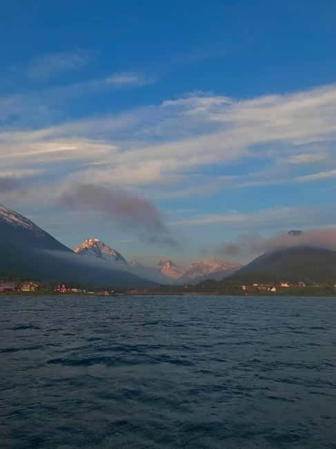 Tromsø: 2-Hour Island Tour Cruise with Snacks and Drinks - Departure and Meeting Point in Tromsø