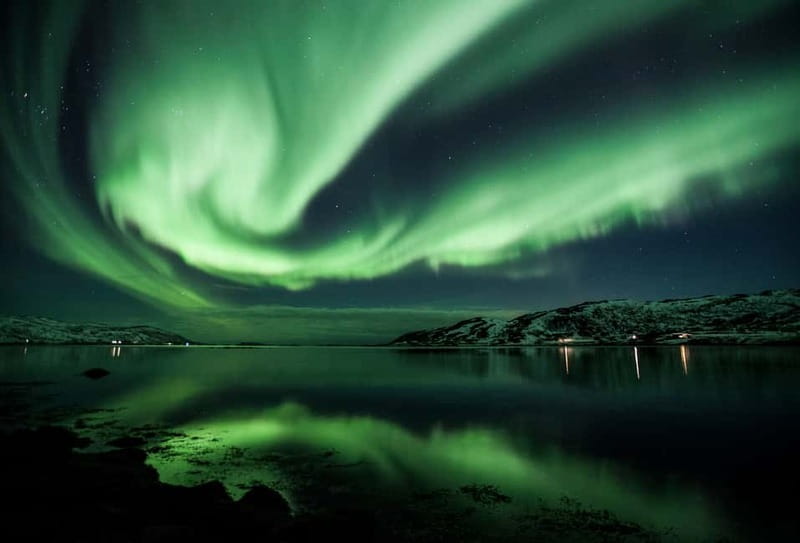 Tromsø: All-Inclusive Northern Lights Hunt - Meeting Point and Group Size