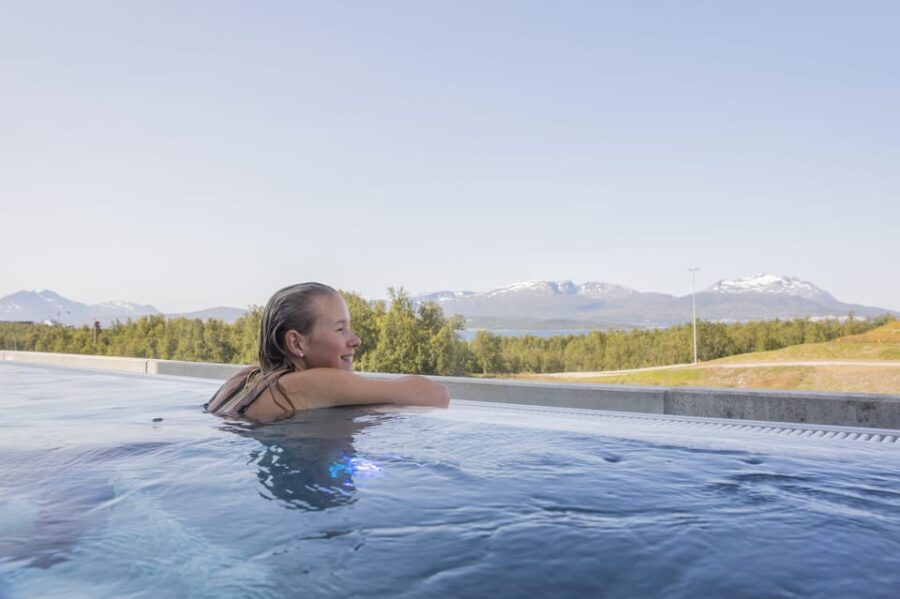 Tromsø: Spa/Pool with Bath, Sauna and Outdoor Heated Pool - Location and How to Find Tromsøbadet