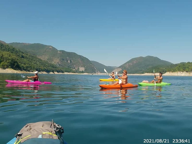 Turano Lake: full day trip with Hike, Castle, Tour and Lunch - Exploring Turano Lake’s Scenic Beauty