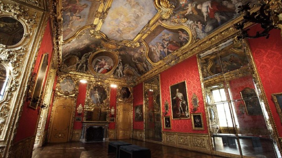 Turin: 2-Hour Palazzo Reale Tour - Meeting Point and Tour Logistics in Piazza Castello