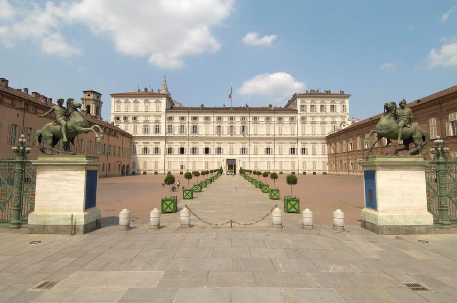 Turin: Entrance ticket for Palazzo Reale & audioguide - Accessing the Royal Palace: From Entrance to the Piano Nobile