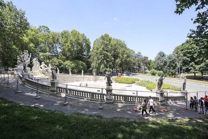 Turin private guided tour from Milan - Discovering the Heart of Turin at Piazza Castello